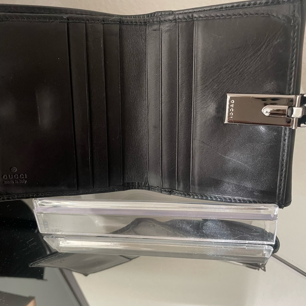 Vintagr Gucci GUCCISSIMA GG Leather featuring Silver buckle  bifold Wallet - Picture 3 of 7